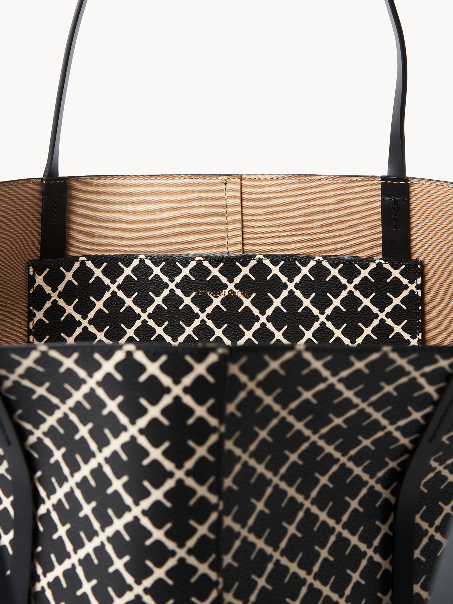 By Malene Birger Abrille Printed Tote Laukut Mustat | FI_BB32918