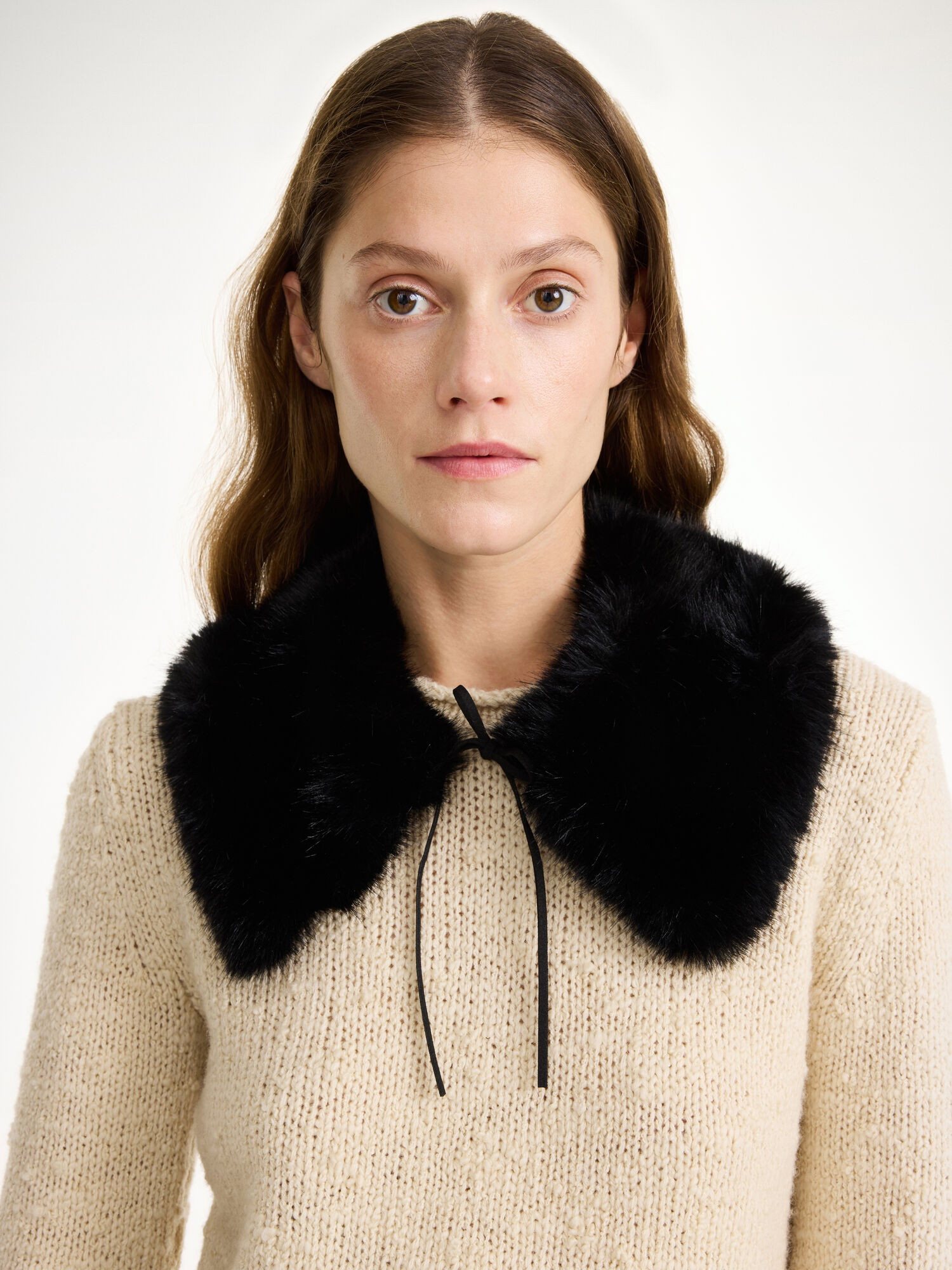 By Malene Birger Cowie Faux Fur Collar Huivit Mustat | FI_BB10100