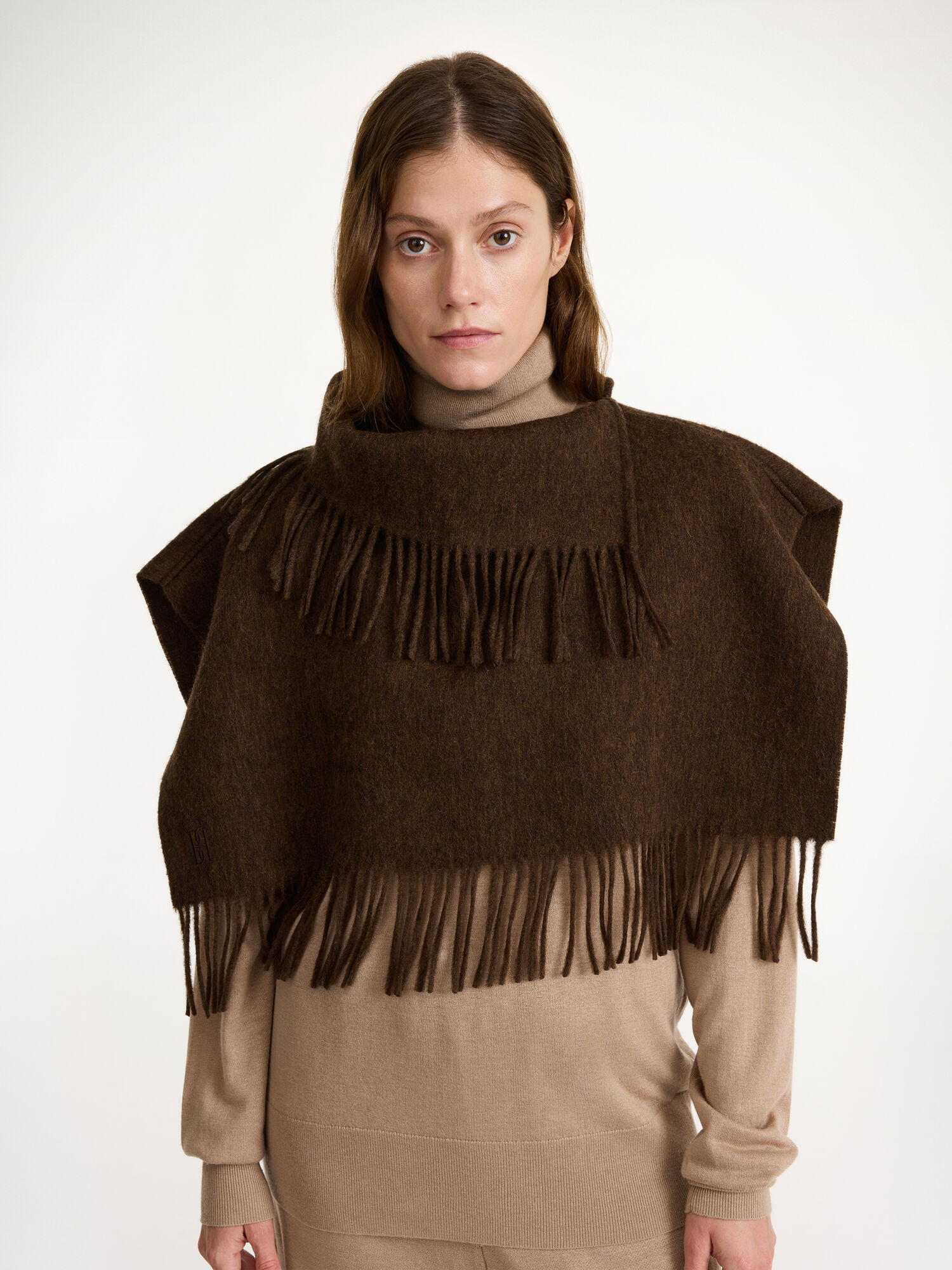 By Malene Birger Turtla Wool Fringe Bib Huivit Shitake | FI_BB78017